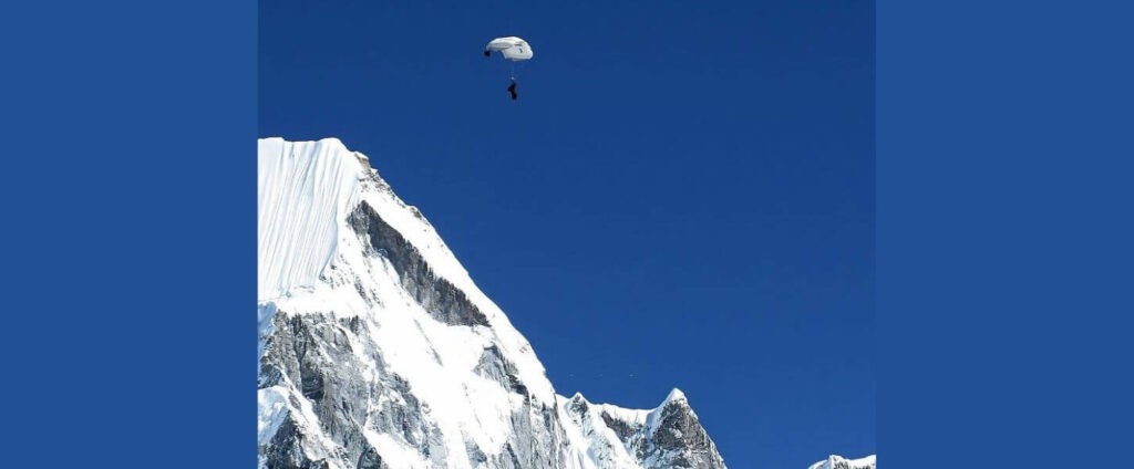 Skydiving in everest region